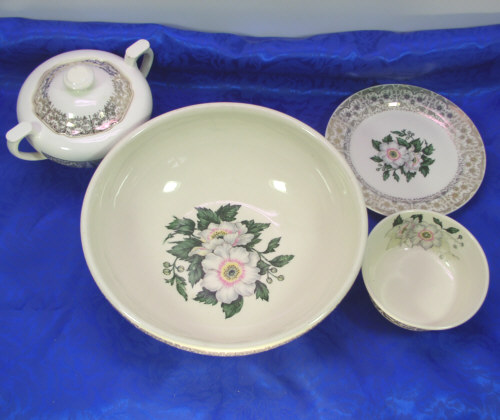 Cronin China COI6 Bake Oven White Flowers 9 4 Bowls Bread Plate 